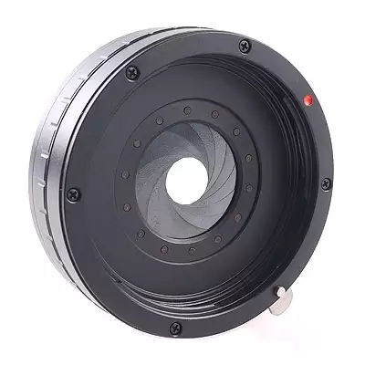 Adapter von Novoflex mit eingearbeiteter Blende fr Canon auf M43